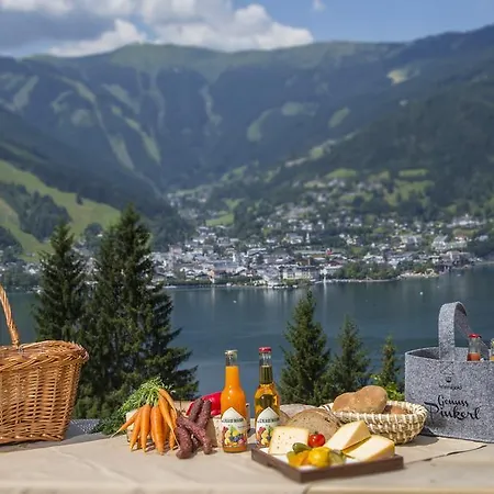 Farm stay Kronawendthof Zell am See